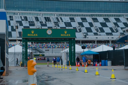 Dodge Daytona on the track